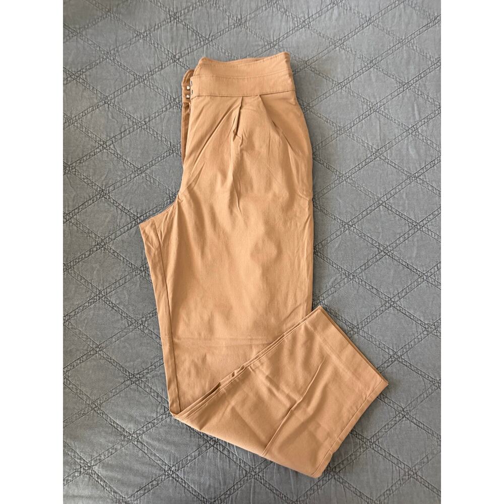 Women’s Express high rise ankle pants - color beige - size 6